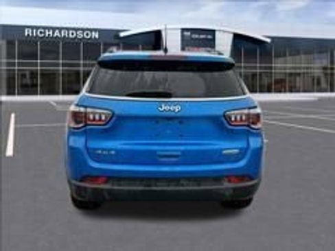 Used 2022 Jeep Compass Latitude AWD/4WD image 4