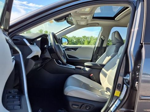 Used 2022 Toyota RAV4 Limited AWD/4WD image 74