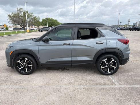 Used 2021 Chevrolet TrailBlazer RS w/ Sun and Liftgate Package image 2