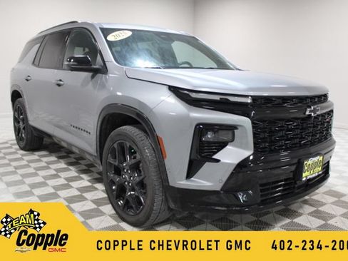Used 2025 Chevrolet Traverse RS AWD/4WD image 1