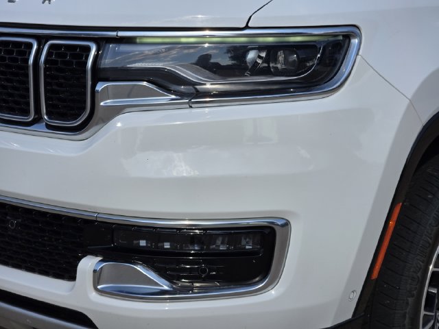 Certified 2024 Jeep Wagoneer Series II AWD/4WD image 8