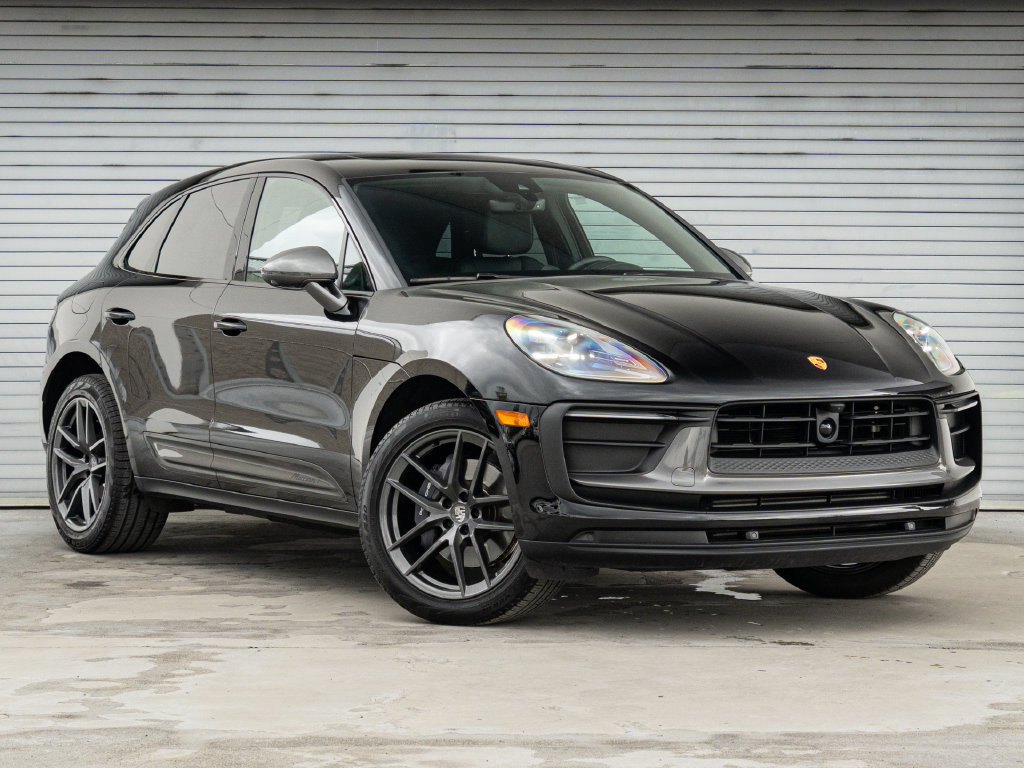 Certified 2026 Porsche Macan Turbo AWD/4WD image 30