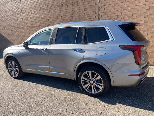 Used 2025 Cadillac XT6 Premium Luxury AWD/4WD image 4