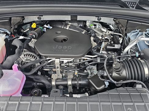 New 2026 Jeep Grand Cherokee L Limited image 32