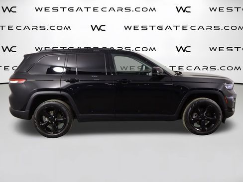 Used 2023 Jeep Grand Cherokee Limited w/ Luxury Tech Group II AWD/4WD image 48