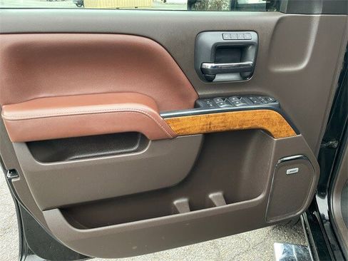 Used 2018 Chevrolet Silverado 2500 High Country w/ Duramax Plus Package image 16