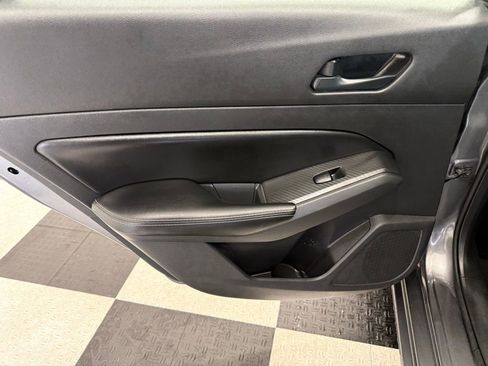 Used 2024 Nissan Altima 2.5 SV image 17