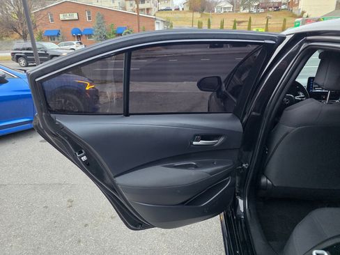 Used 2021 Toyota Corolla LE image 12