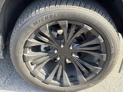 Used 2019 Cadillac Escalade Platinum image 9