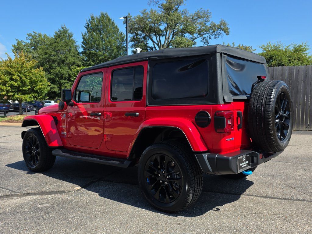 Used 2023 Jeep Wrangler Unlimited Sahara AWD/4WD image 3