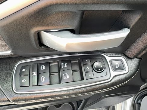 Used 2019 RAM 2500 Big Horn w/ Towing Technology Group AWD/4WD image 18