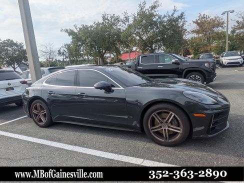 Used 2025 Porsche Panamera RWD image 1