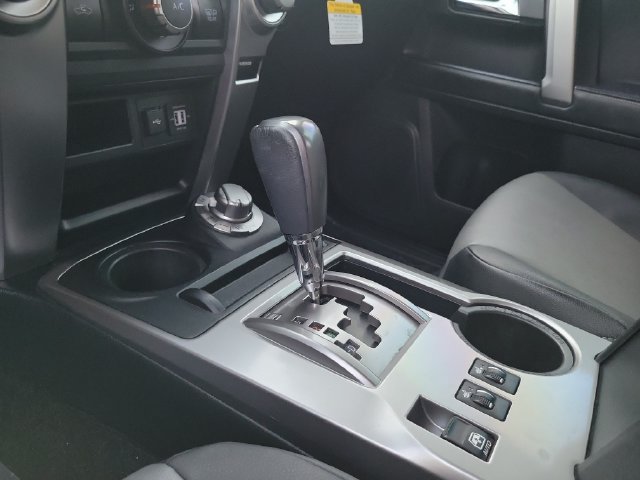 Used 2022 Toyota 4Runner SR5 Premium w/ Moonroof Package AWD/4WD image 21