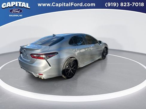 Used 2024 Toyota Camry SE image 8