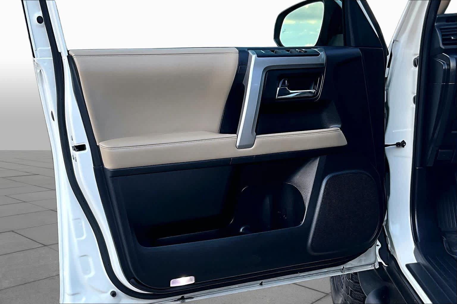 Used 2023 Toyota 4Runner SR5 Premium w/ Moonroof Package RWD image 22