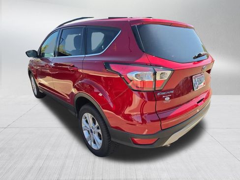 Used 2018 Ford Escape SE FWD image 5