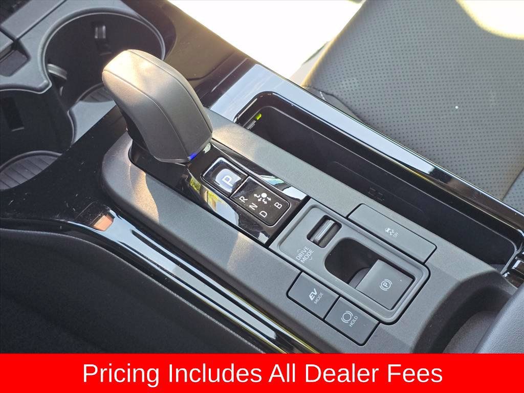 Used 2024 Toyota Prius XLE FWD image 25