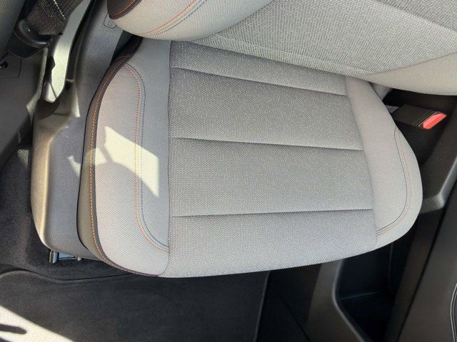 Used 2026 Chevrolet Traverse LT FWD image 18
