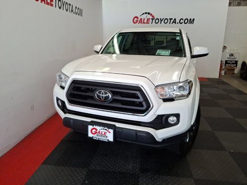 Used 2023 Toyota Tacoma SR5 AWD/4WD image 3