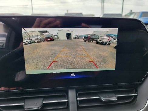 New 2026 Chevrolet Trax ACTIV w/ Sunroof Package FWD image 19