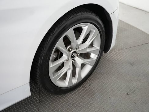 Used 2015 Hyundai Genesis 3.8 RWD image 51