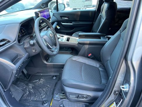 New 2026 Toyota Sienna Platinum image 9