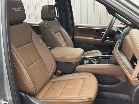 Used 2026 Chevrolet Suburban High Country w/ Sun And Tow Package image 37