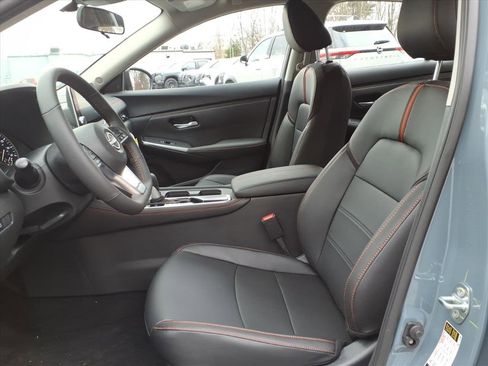 New 2025 Nissan Sentra SR w/ SR Premium Package image 9