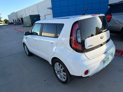 Used 2019 Kia Soul + FWD image 7