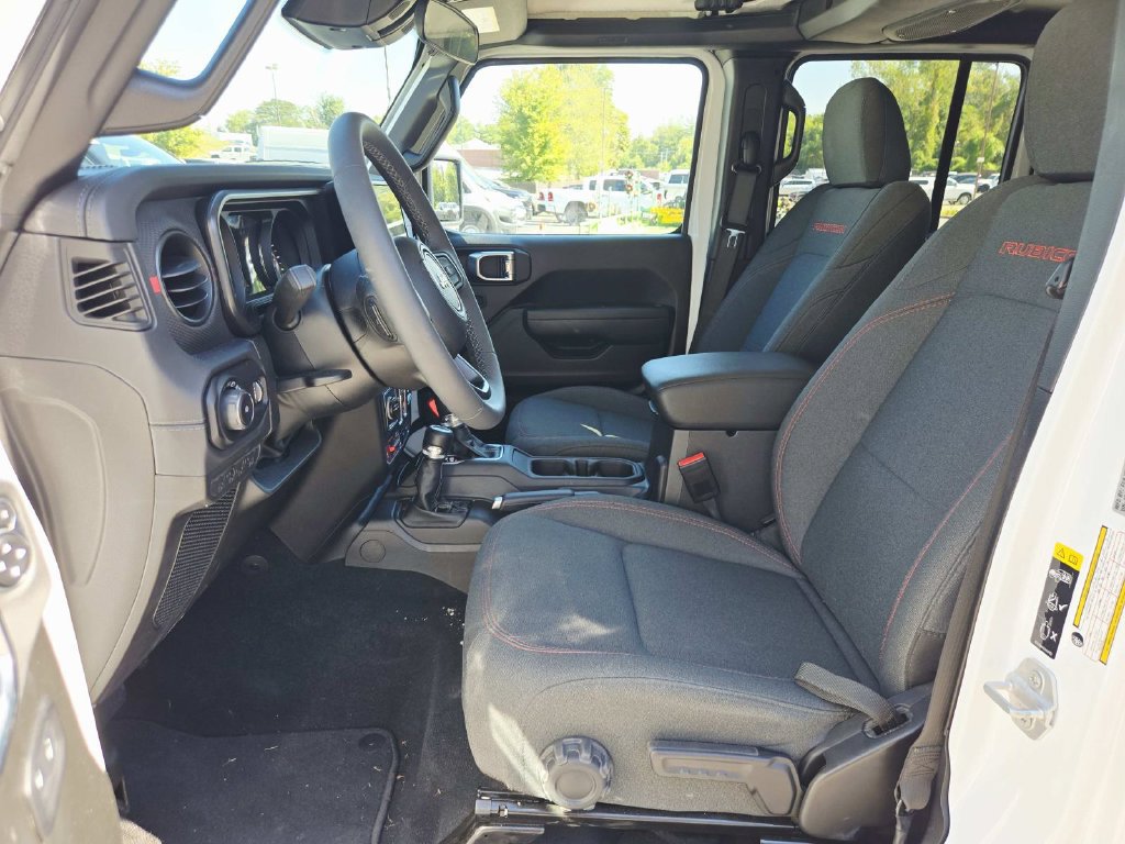 Used 2026 Jeep Wrangler Unlimited Rubicon AWD/4WD image 11