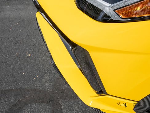 Used 2024 Lamborghini Urus Performante image 2