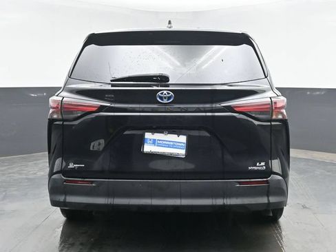 Used 2021 Toyota Sienna LE FWD image 9