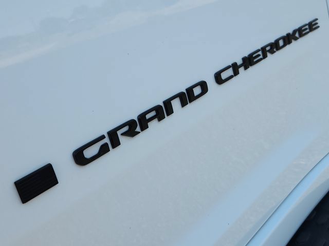 Used 2024 Jeep Grand Cherokee L Summit w/ Advanced Protech Group IV AWD/4WD image 22