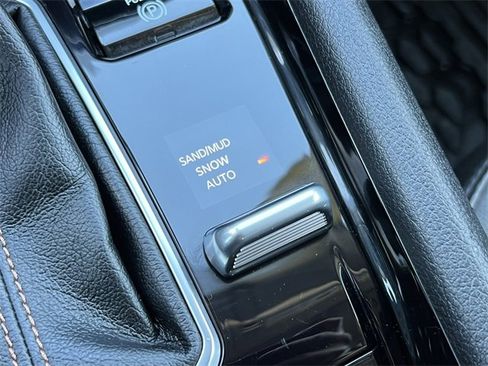 Certified 2022 Jeep Compass Limited w/ Sun and Sound Group image 32