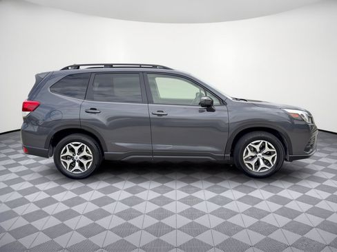 Used 2023 Subaru Forester Premium AWD/4WD image 8