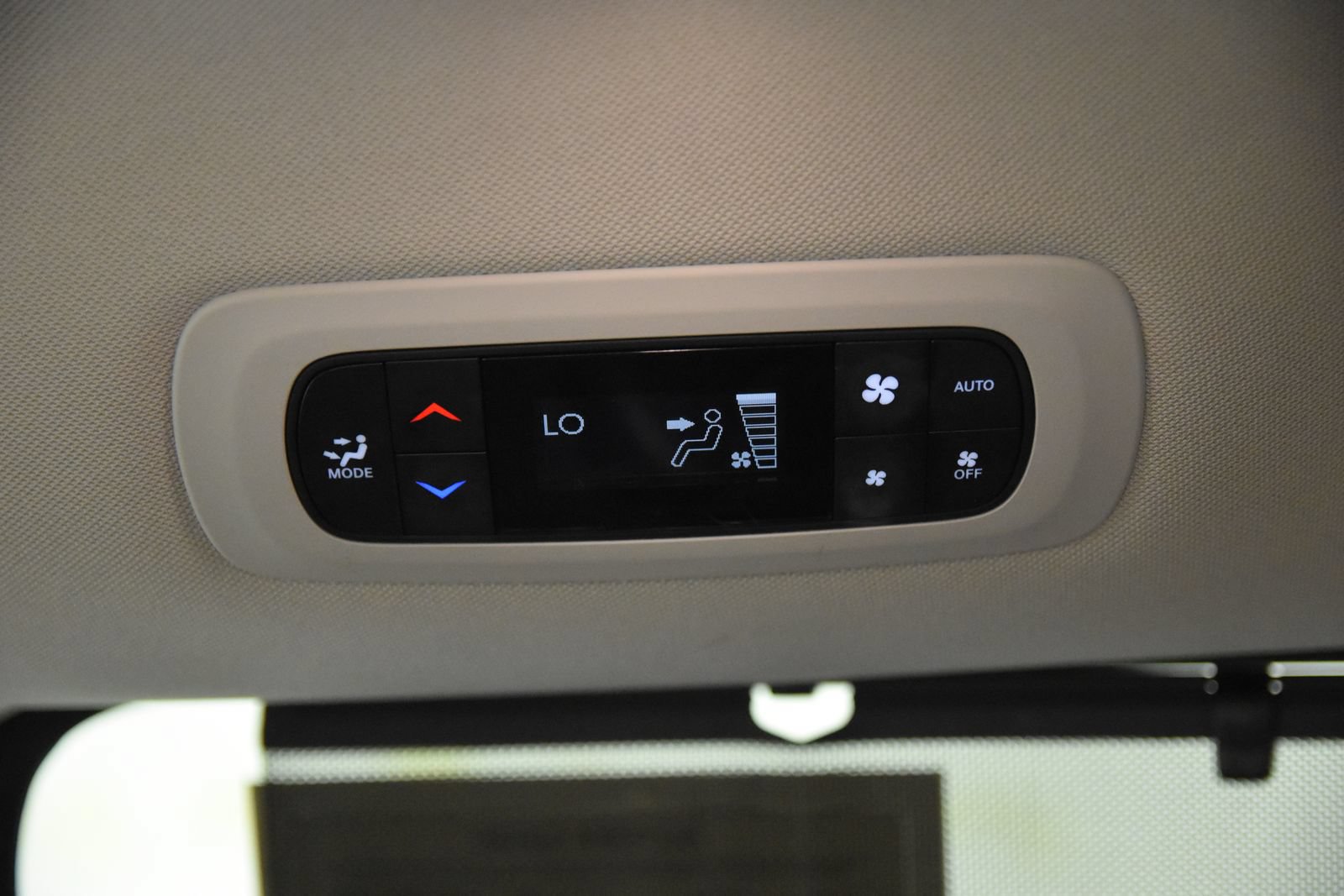 Used 2023 Chrysler Pacifica Touring-L FWD image 29