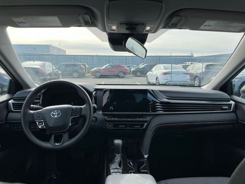 Used 2025 Toyota Camry LE image 32