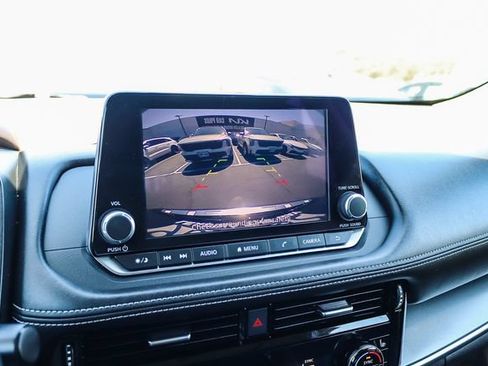Used 2022 Nissan Rogue SV w/ SV Premium Package AWD/4WD image 26