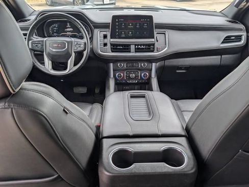 Used 2023 GMC Yukon XL SLT AWD/4WD image 19