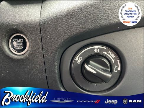 Used 2023 Nissan Frontier SV w/ Midnight Edition Package image 25