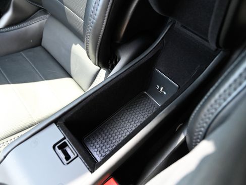 Used 2023 McLaren GT RWD image 30