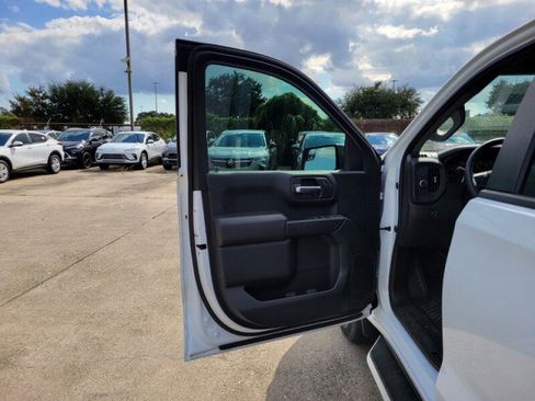 Used 2022 Chevrolet Silverado 1500 Custom w/ Safety Confidence Package image 13