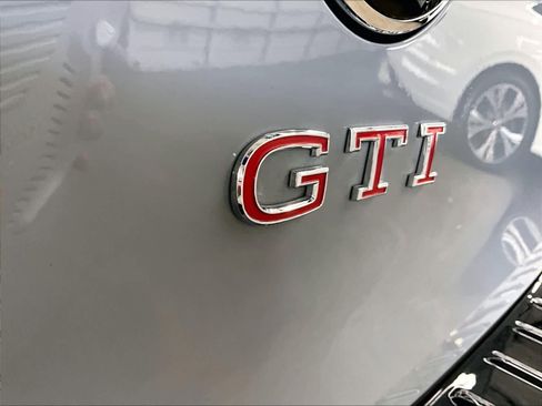Used 2023 Volkswagen GTI Autobahn image 11