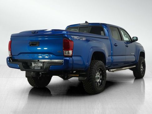 Used 2016 Toyota Tacoma TRD Sport image 5