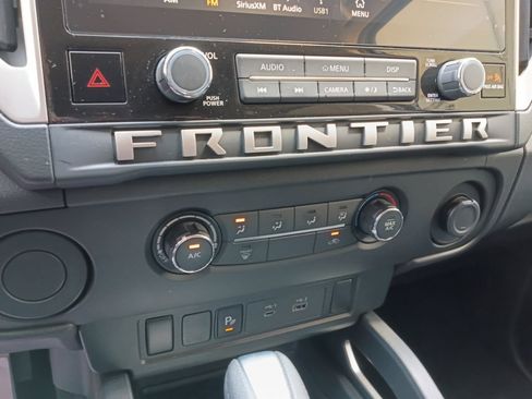 Used 2026 Nissan Frontier SV w/ Tow Package RWD image 18