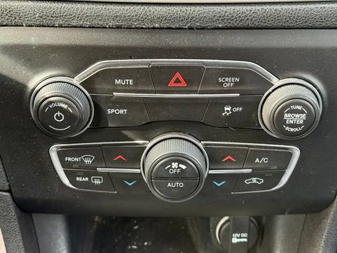 Used 2017 Dodge Charger SXT w/ Rallye Group AWD/4WD image 23