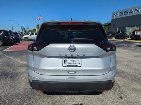 Certified 2025 Nissan Rogue S image 6
