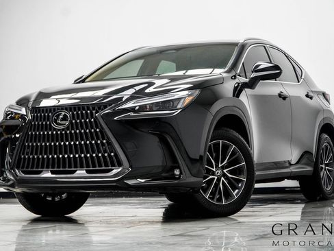 Used 2025 Lexus NX 250 FWD w/ Accessory Package (Z2) image 2