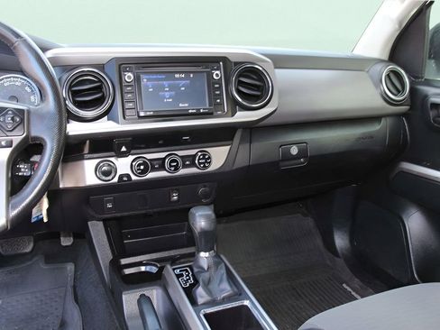 Used 2016 Toyota Tacoma SR5 w/ SR5 Appearance Package (DN) image 16