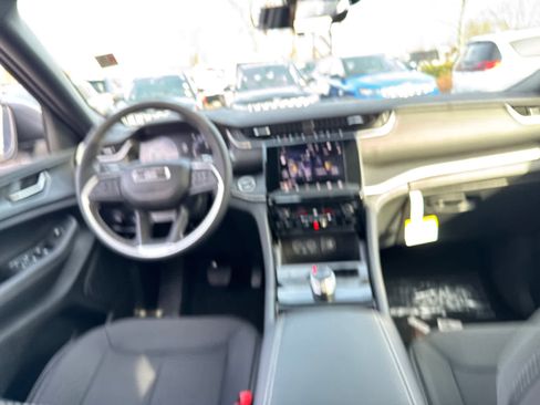 New 2025 Jeep Grand Cherokee Laredo X w/ Trailer Tow Package image 33